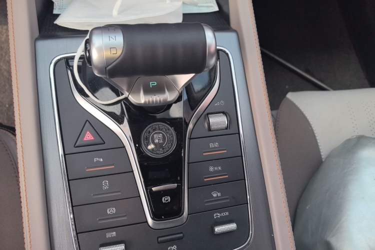 Used BYD Yuan PLUS 2024 Honor Edition 430KM Leading Model Gear Lever