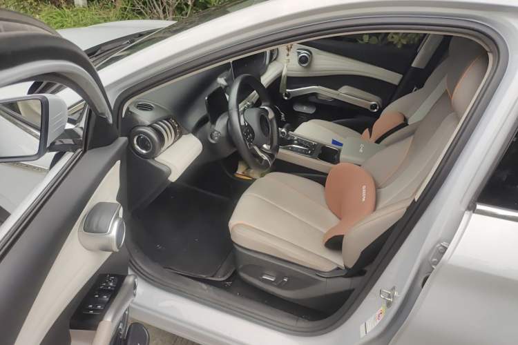 Used BYD Yuan PLUS 2024 Honor Edition 430KM Beyond Model Interior 3