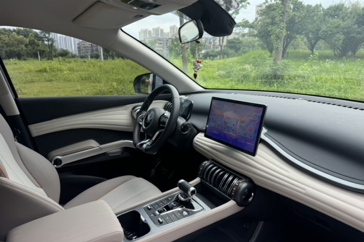 Used BYD Yuan PLUS 2024 Honor Edition 510KM Leading Model Interior 8