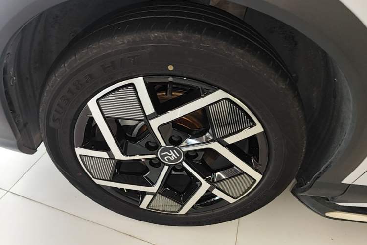 Used BYD Yuan PLUS 2024 Honor Edition 510KM Beyond Model Left Front Wheel Hub