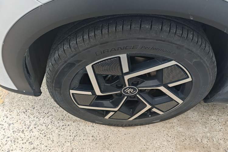 Used BYD Yuan PLUS 2024 Honor Edition 510KM Beyond Model Left Front Wheel Hub