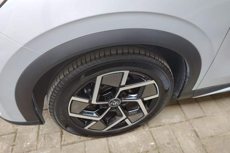 Used BYD Yuan PLUS 2024 Honor Edition 510KM Beyond Model Left Front Wheel Hub