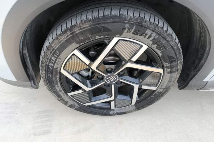 Used BYD Yuan PLUS 2024 Honor Edition 510KM Excellence Model Left Front Wheel Hub
