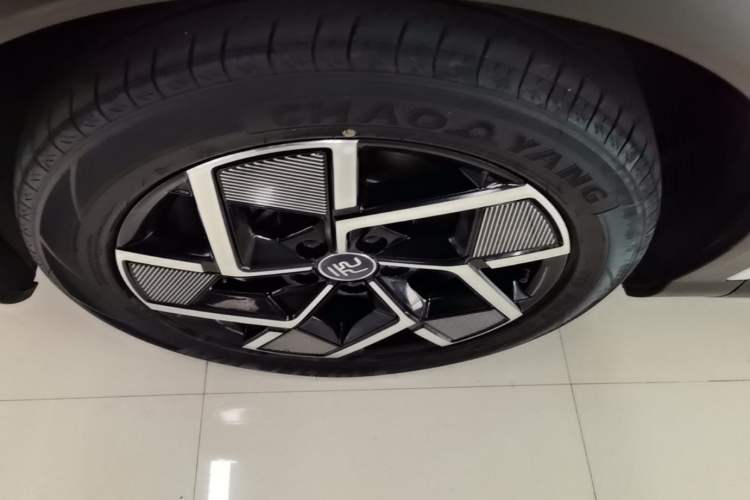 Used BYD Yuan PLUS 2024 Honor Edition 510KM Excellence Model Left Front Wheel Hub
