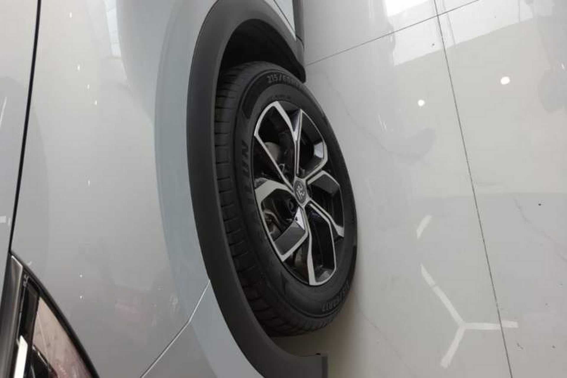 Used BYD Yuan PLUS 2024 Honor Edition 430KM Beyond Model Left Front Wheel Hub