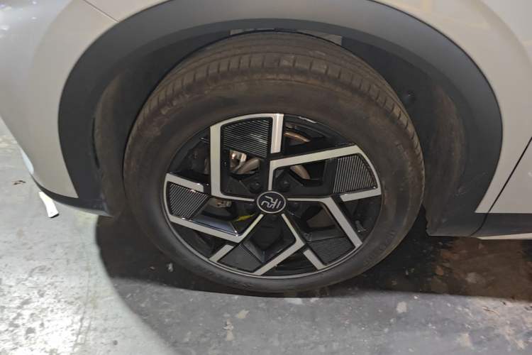 Used BYD Yuan PLUS 2024 Honor Edition 510KM Beyond Model Left Front Wheel Hub