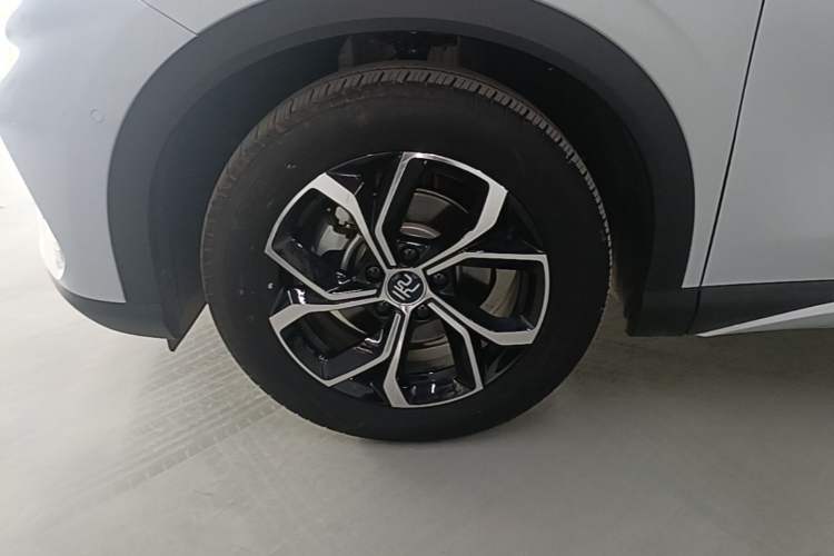 Used BYD Yuan PLUS 2024 Honor Edition 430KM Beyond Model Left Front Wheel Hub