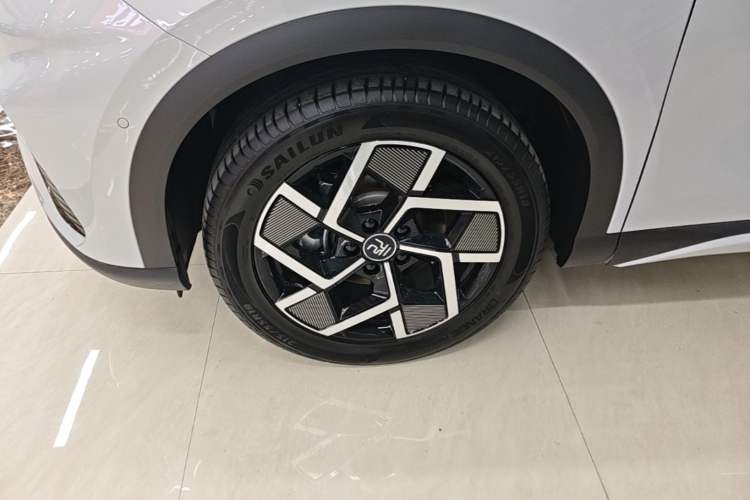 Used BYD Yuan PLUS 2024 Honor Edition 510KM Excellence Model Left Front Wheel Hub