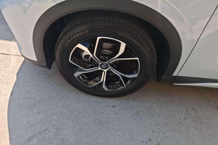 Used BYD Yuan PLUS 2024 Honor Edition 430KM Beyond Model Left Front Wheel Hub