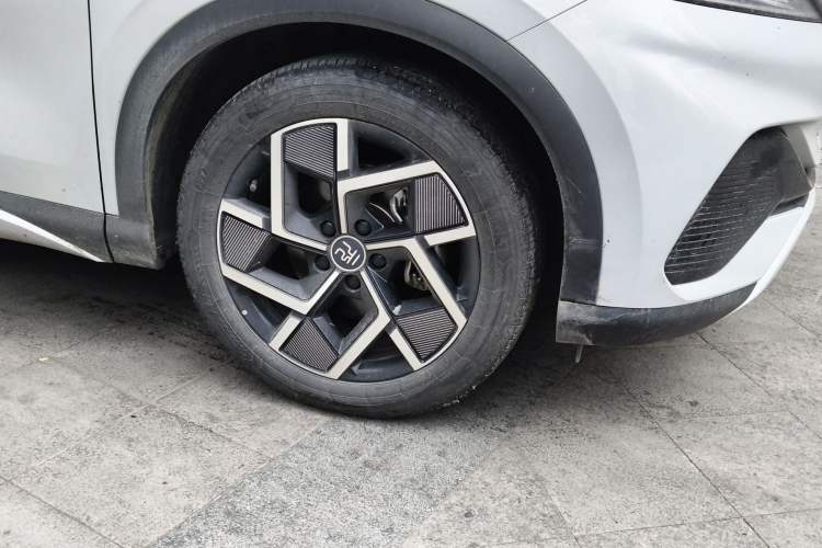 Used BYD Yuan PLUS 2024 Honor Edition 510KM Beyond Model Right Front Wheel Hub