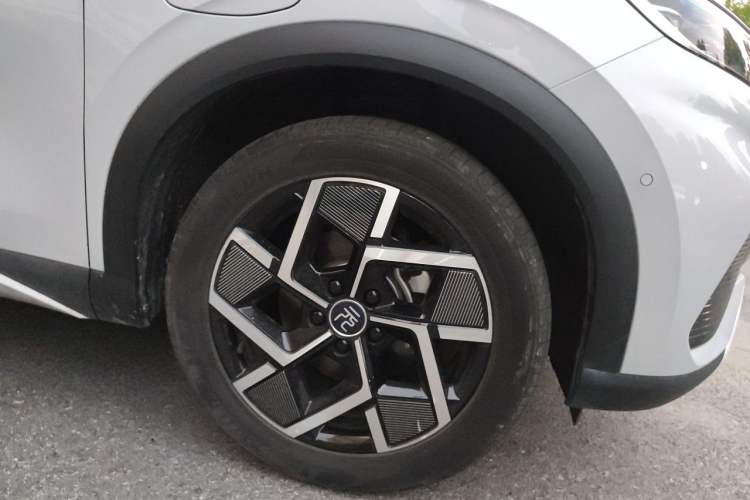 Used BYD Yuan PLUS 2024 Honor Edition 510KM Beyond Model Right Front Wheel Hub