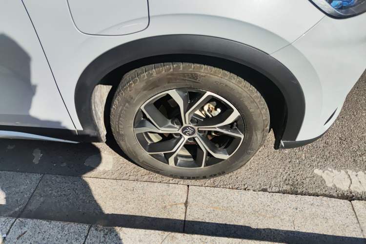Used BYD Yuan PLUS 2024 Honor Edition 430KM Beyond Model Right Front Wheel Hub