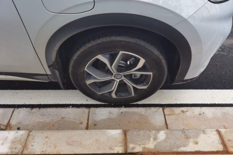 Used BYD Yuan PLUS 2024 Honor Edition 510KM Leading Model Right Front Wheel Hub