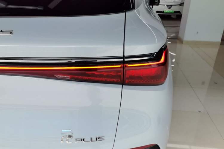 Used BYD Yuan PLUS 2024 Honor Edition 510KM Excellence Model Right Rear Taillight