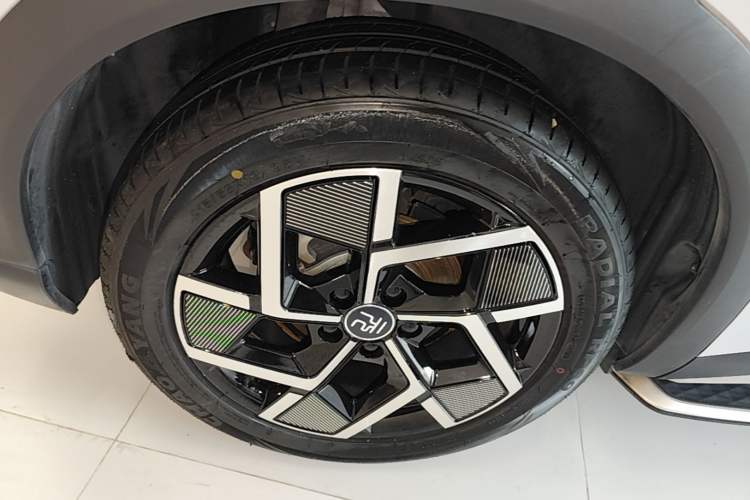 Used BYD Yuan PLUS 2024 Honor Edition 510KM Beyond Model Right Rear Wheel Hub