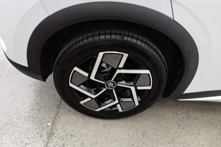 Used BYD Yuan PLUS 2024 Honor Edition 510KM Beyond Model Right Rear Wheel Hub
