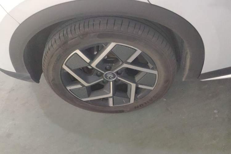 Used BYD Yuan PLUS 2024 Honor Edition 510KM Excellence Model Right Rear Wheel Hub
