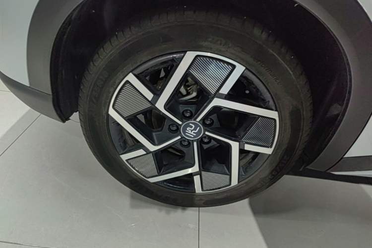 Used BYD Yuan PLUS 2024 Honor Edition 510KM Beyond Model Right Rear Wheel Hub