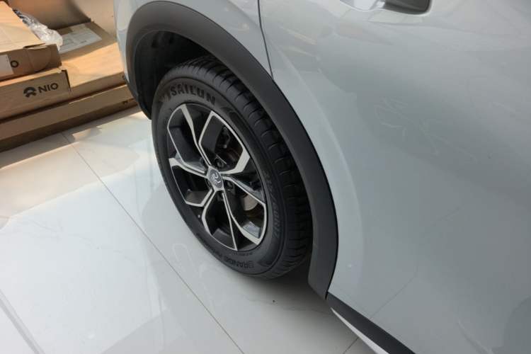 Used BYD Yuan PLUS 2024 Honor Edition 430KM Beyond Model Right Rear Wheel Hub