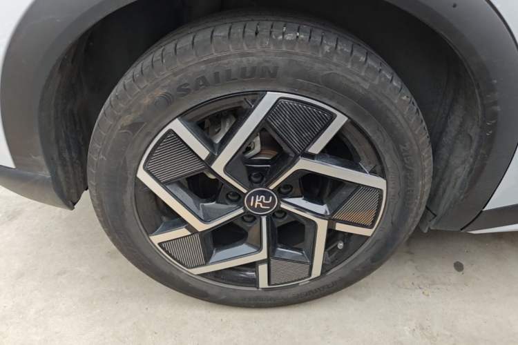 Used BYD Yuan PLUS 2024 Honor Edition 510KM Beyond Model Right Rear Wheel Hub