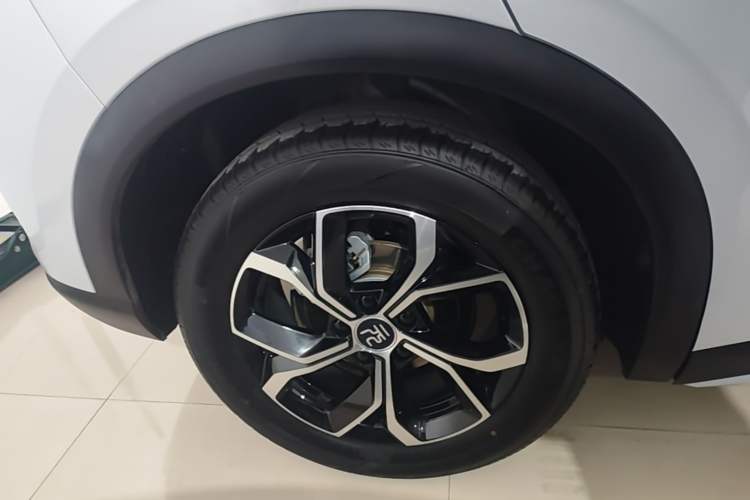 Used BYD Yuan PLUS 2024 Honor Edition 430KM Beyond Model Right Rear Wheel Hub