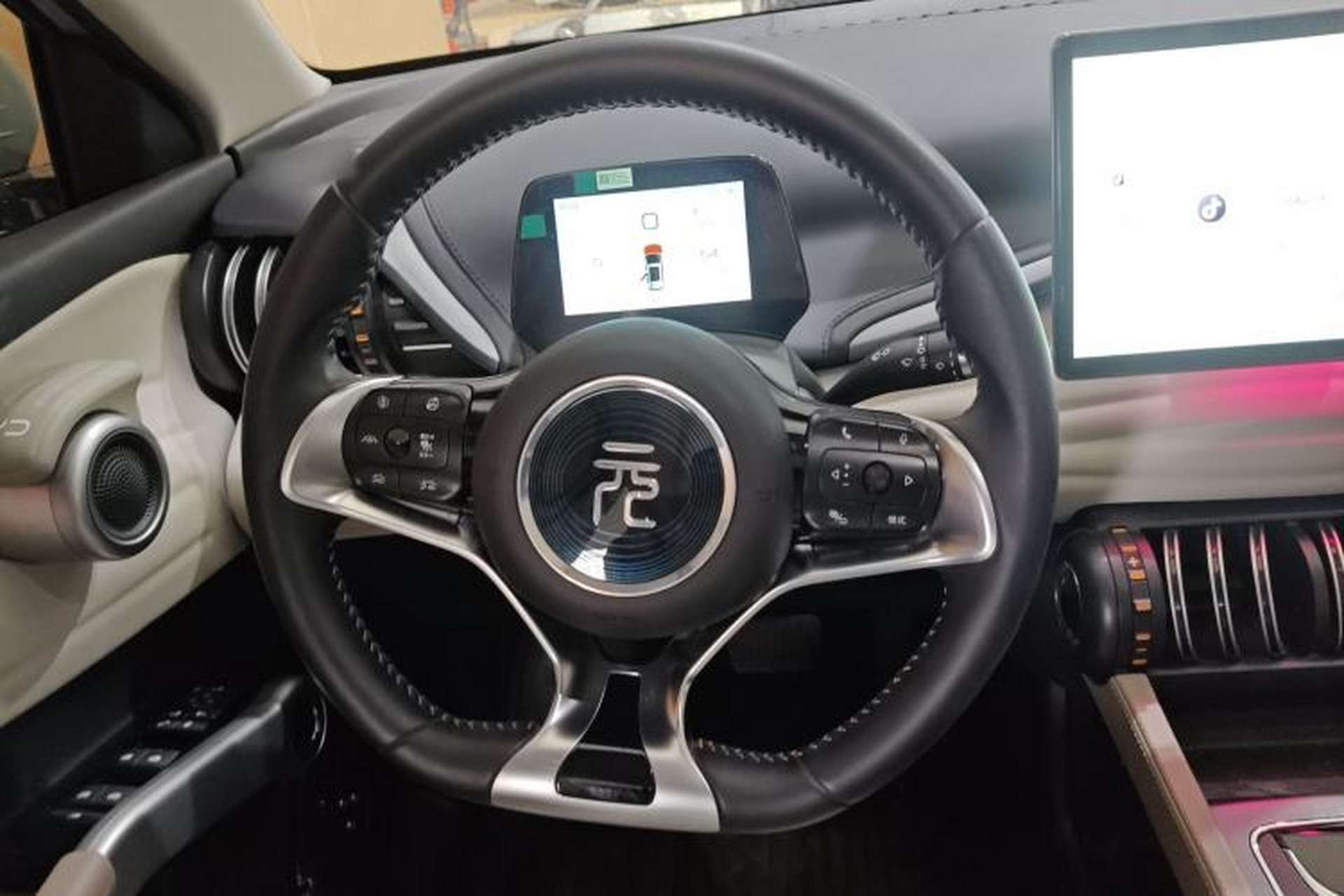Used BYD Yuan PLUS 2024 Honor Edition 430KM Beyond Model Steering Wheel