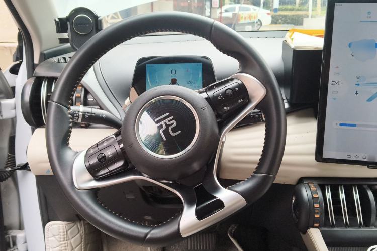 Used BYD Yuan PLUS 2024 Honor Edition 510KM Beyond Model Steering Wheel