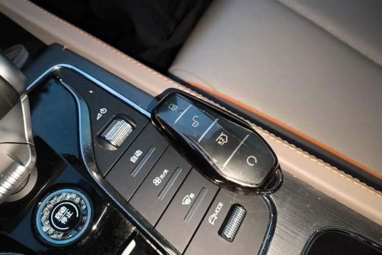 Used BYD Yuan PLUS 2024 Honor Edition 430KM Leading Model Vehicle Key