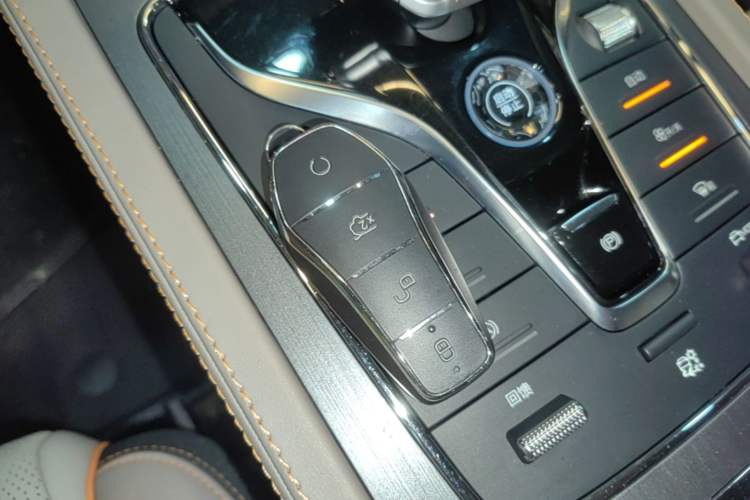 Used BYD Yuan PLUS 2024 Honor Edition 510KM Leading Model Vehicle Key