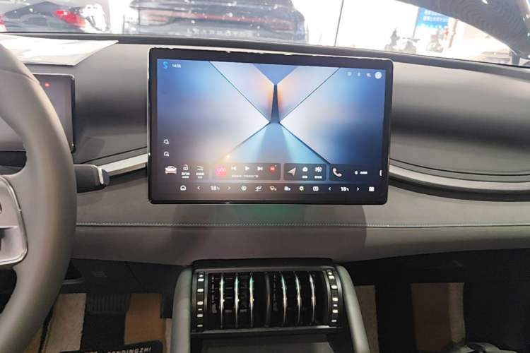 Used BYD Yuan PLUS 2025 Intelligent Driving Version 430 KM Beyond-Range Edition Audio And AC Panel