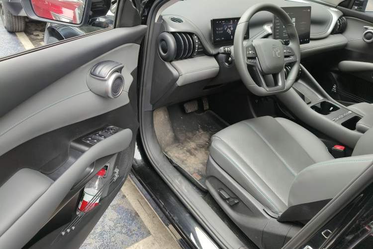 Used BYD Yuan PLUS 2025 Intelligent Driving Version 510 KM Beyond-Grade Edition Driver Seat