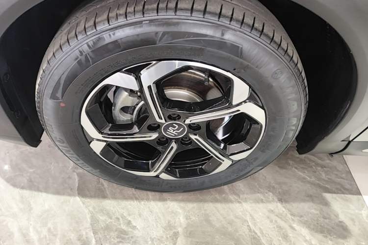 Used BYD Yuan PLUS 2025 Intelligent Driving Version 430 KM Beyond-Range Edition Left Front Wheel Hub