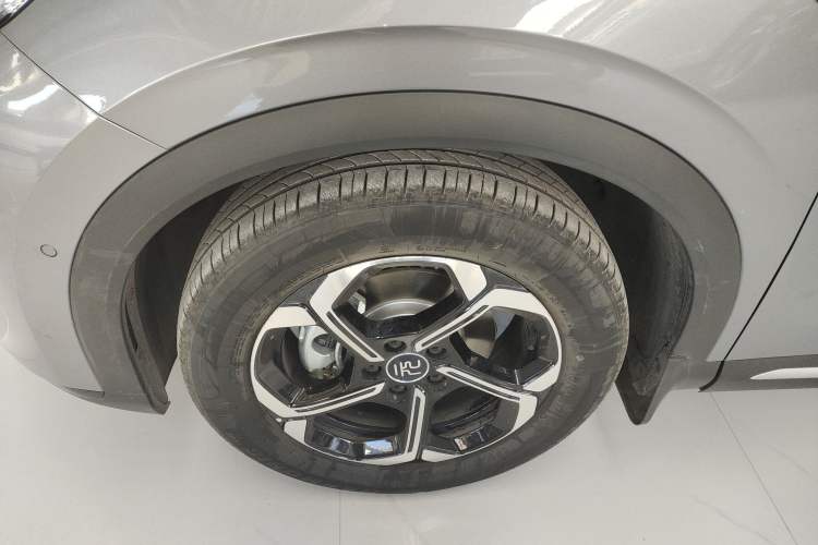 Used BYD Yuan PLUS 2025 Intelligent Driving Version 430 KM Beyond-Range Edition Left Front Wheel Hub