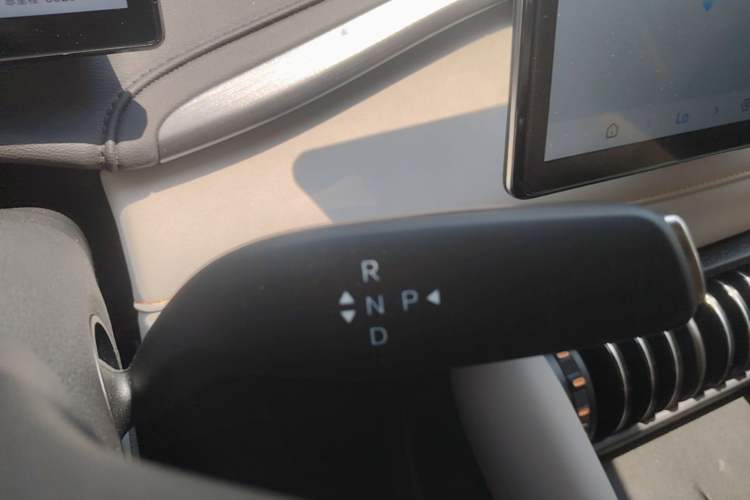 Used BYD Yuan PLUS 2025 Intelligent Driving Version 510 KM Beyond-Grade Edition Gear Lever