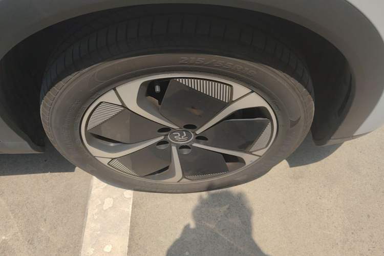 Used BYD Yuan PLUS 2025 Intelligent Driving Version 510 KM Beyond-Grade Edition Right Front Wheel Hub