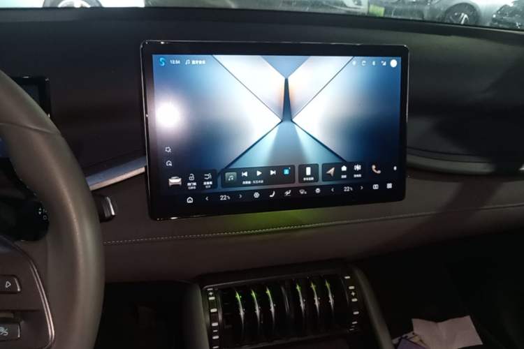 Used BYD Yuan PLUS 2025 Intelligent Driving Version 430 KM Beyond-Range Edition Audio And AC Panel