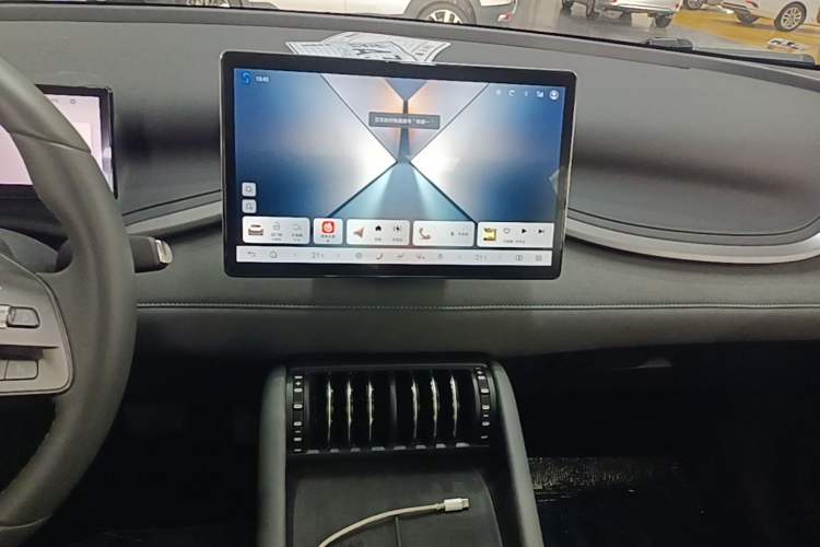 Used BYD Yuan PLUS 2025 Intelligent Driving Version 510 KM Beyond-Grade Edition Audio And AC Panel