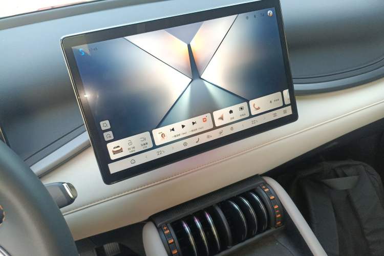 Used BYD Yuan PLUS 2025 Intelligent Driving Version 510 KM Beyond-Grade Edition Audio And AC Panel