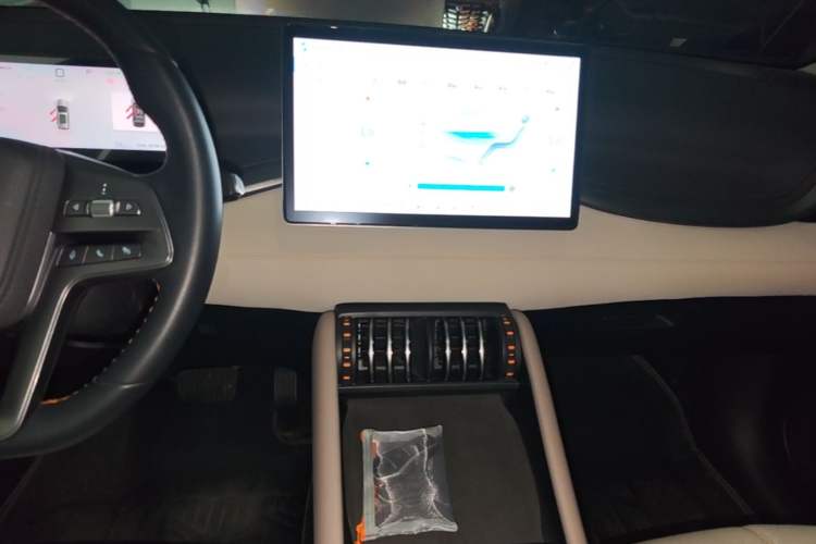 Used BYD Yuan PLUS 2025 Intelligent Driving Version 430 KM – Leading Edition Audio And AC Panel