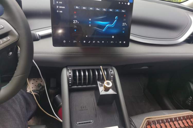 Used BYD Yuan PLUS 2025 Intelligent Driving Version 430 KM Beyond-Range Edition Audio And AC Panel