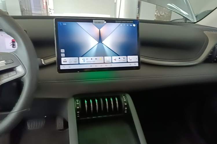 Used BYD Yuan PLUS 2025 Intelligent Driving Version 510 KM Beyond-Grade Edition Audio And AC Panel