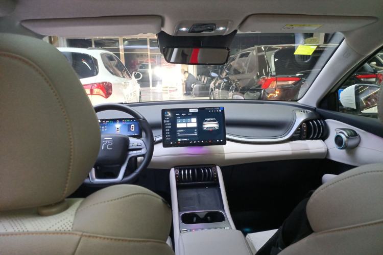Used BYD Yuan PLUS 2025 Intelligent Driving Version 510 KM Beyond-Grade Edition Center Console
