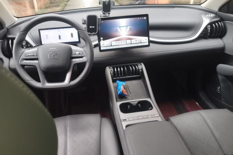 Used BYD Yuan PLUS 2025 Intelligent Driving Version 510 km Leading Edition Center Console