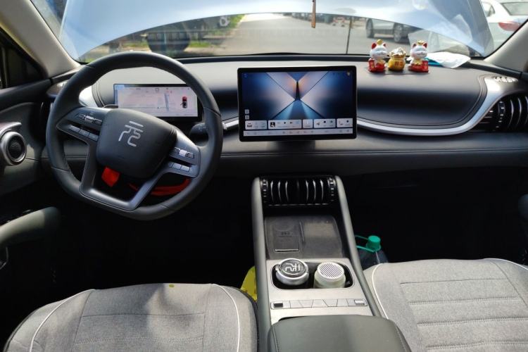 Used BYD Yuan PLUS 2025 Intelligent Driving Version 510 km Leading Edition Center Console