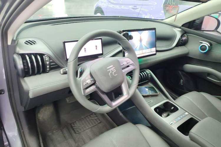 Used BYD Yuan PLUS 2025 Intelligent Driving Version 430 KM Beyond-Range Edition Center Console