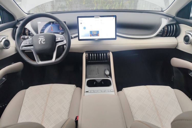 Used BYD Yuan PLUS 2025 Intelligent Driving Version 430 KM – Leading Edition Center Console