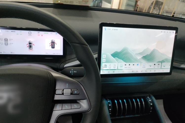 Used BYD Yuan PLUS 2025 Intelligent Driving Version 510 km Leading Edition Center Console