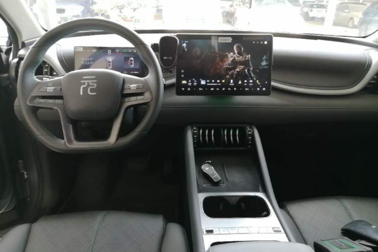 Used BYD Yuan PLUS 2025 Intelligent Driving Version 430 KM – Leading Edition Center Console