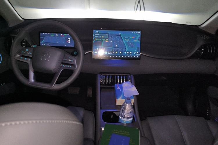 Used BYD Yuan PLUS 2025 Intelligent Driving Version 430 KM – Leading Edition Center Console