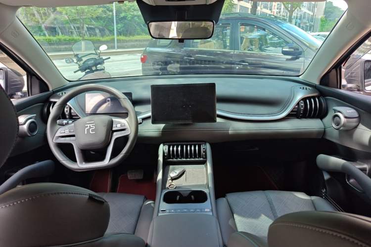 Used BYD Yuan PLUS 2025 Intelligent Driving Version 510 km Leading Edition Center Console